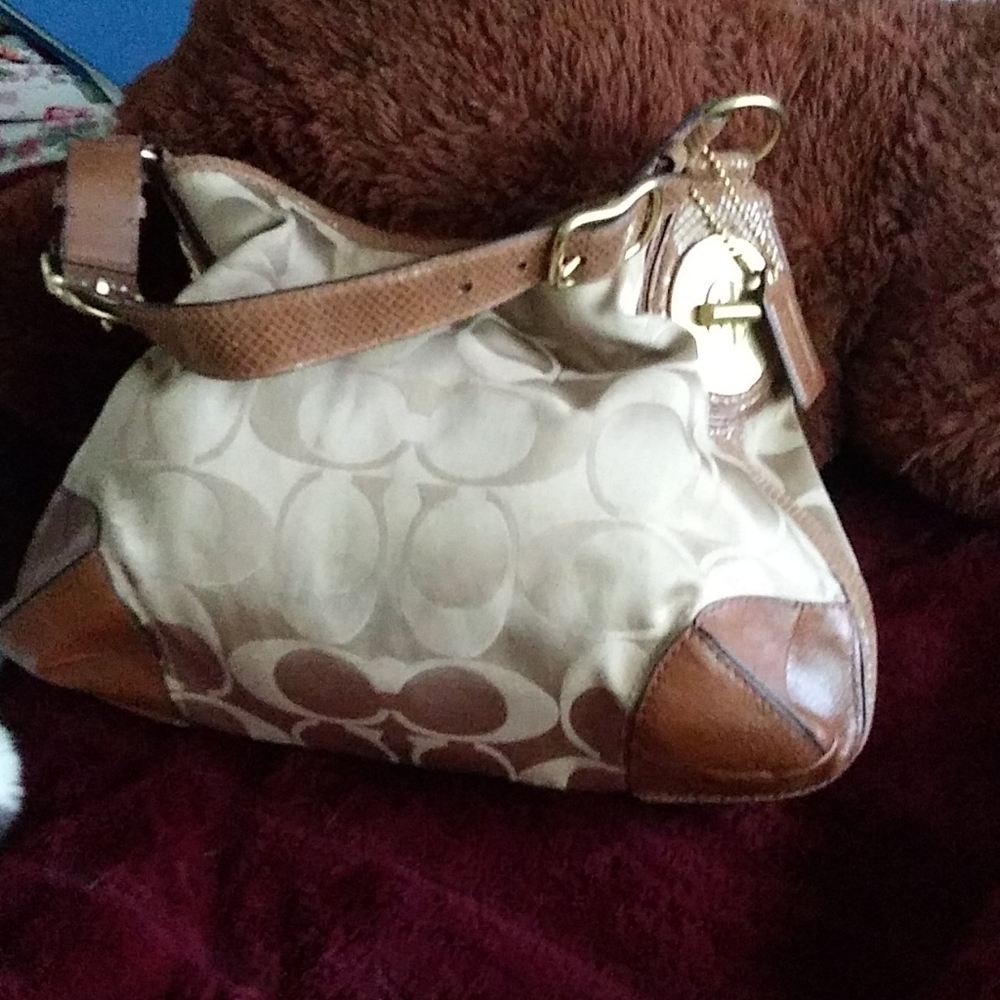 Coach purse - Picture 3 of 5